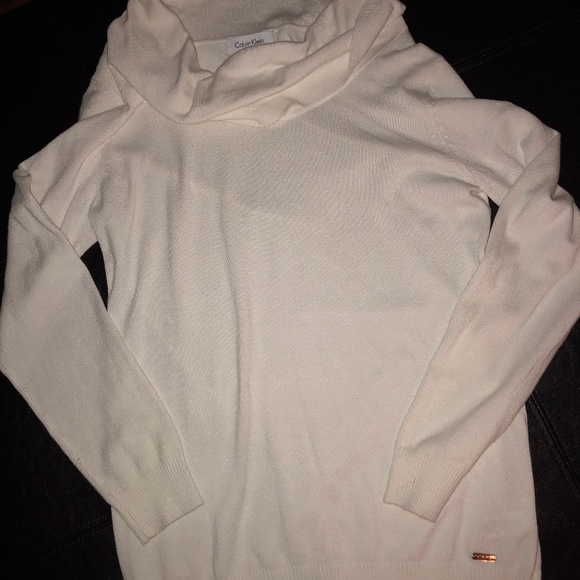 Calvin Klein Turtle Neck - Picture 2 of 3
